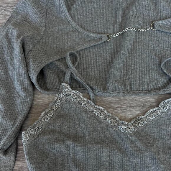 Grey sleeves with lace trim tank top - Picture 2 of 2